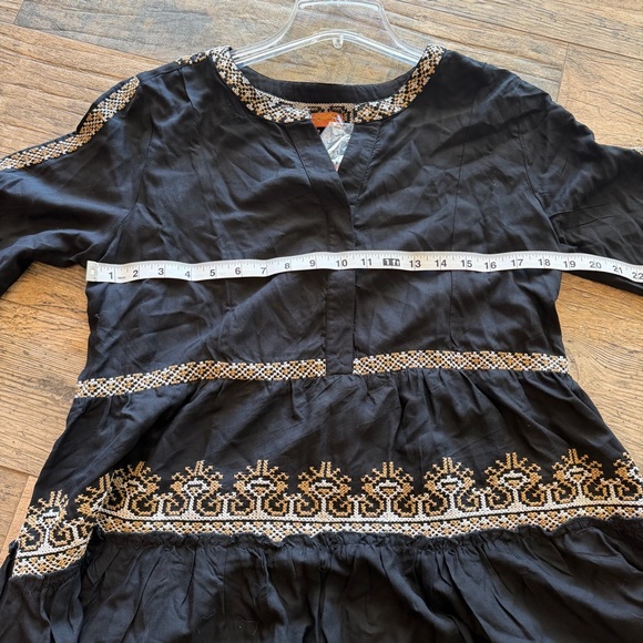 Scully Western Black Tunic with Gold Embroidery - Picture 6 of 7